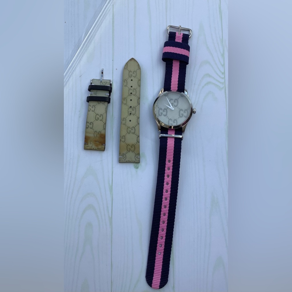 Authentic GUCCI ladies wristwatch ๐๐ - Picture 5 of 12